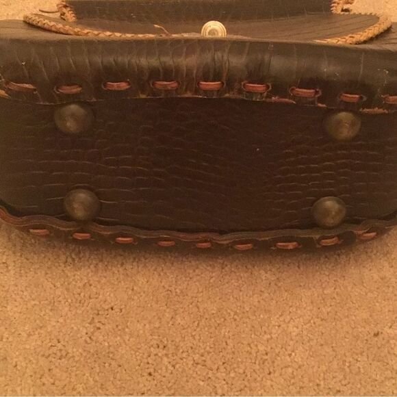 Vintage Hand Tooled Brown Leather Shoulder Handbag Purse- READ all - Picture 2 of 6